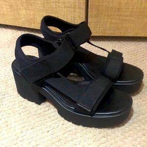 Vagabond Dioon Platform Sandal
